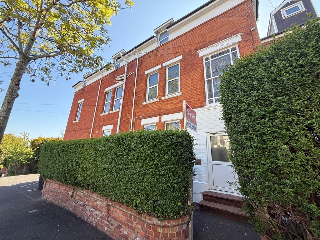 Property photo 1 of 21