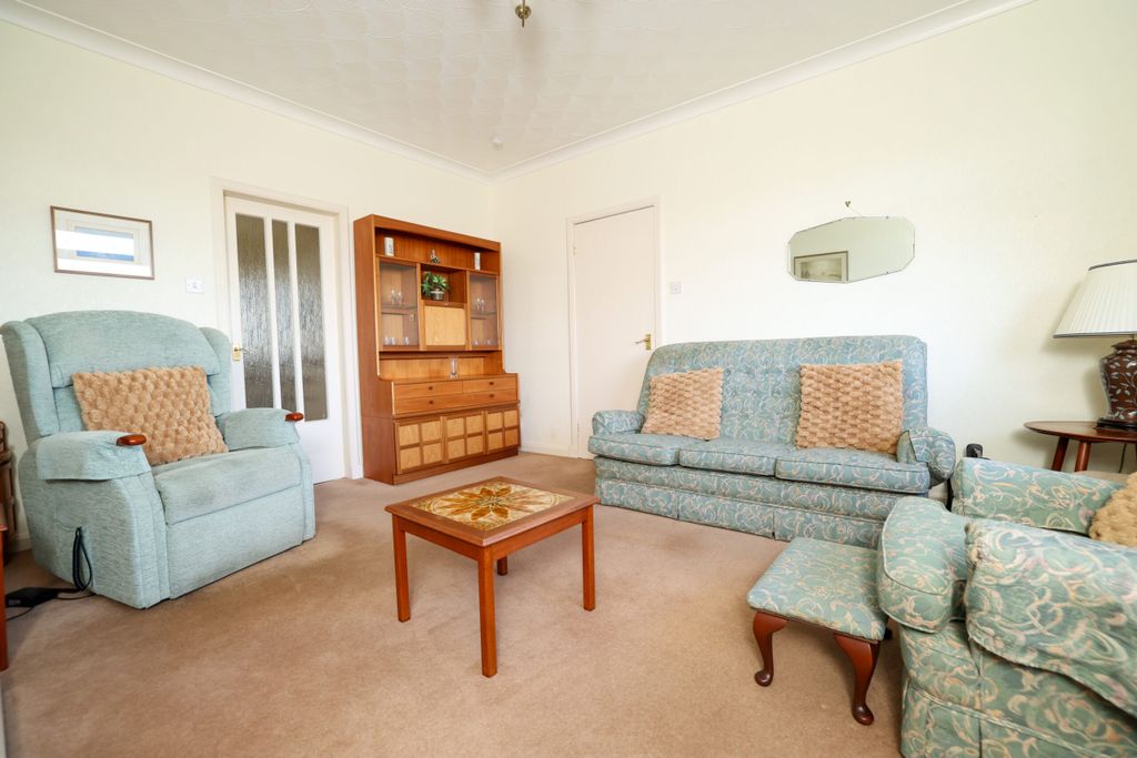 Property photo 3 of 33