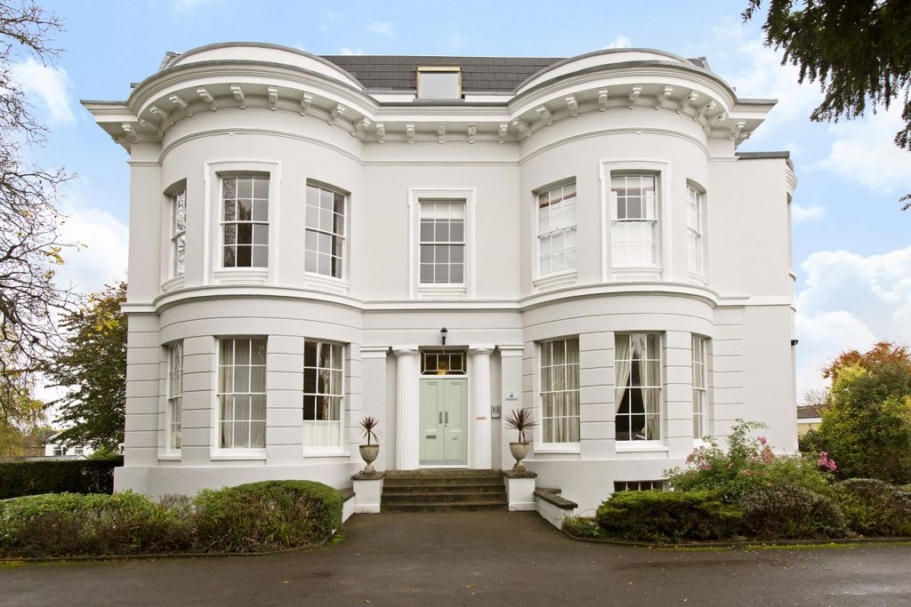 Property photo 1 of 8 Osbourne Lodge, F...
