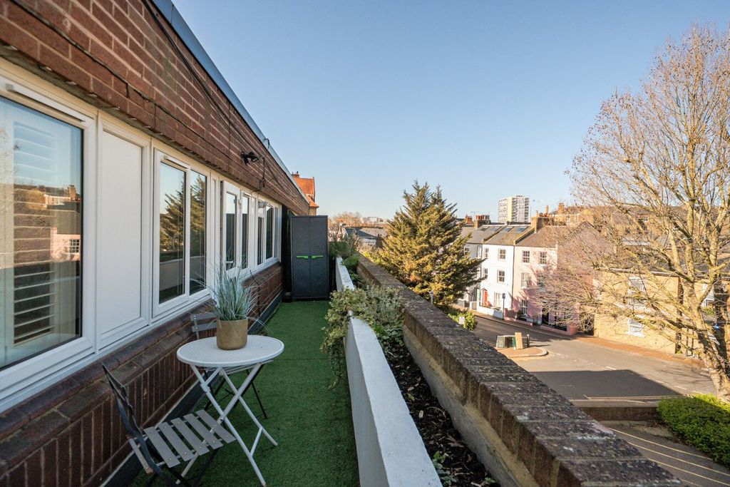 Property photo 3 of 13 Picture No. 06