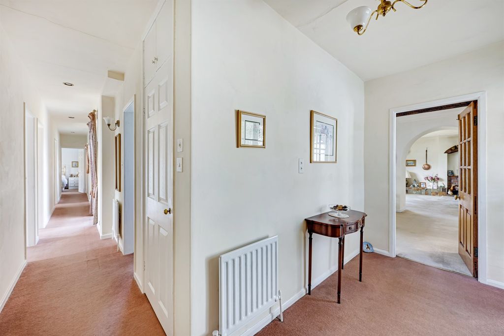 Property photo 2 of 22 Entrance Hallway