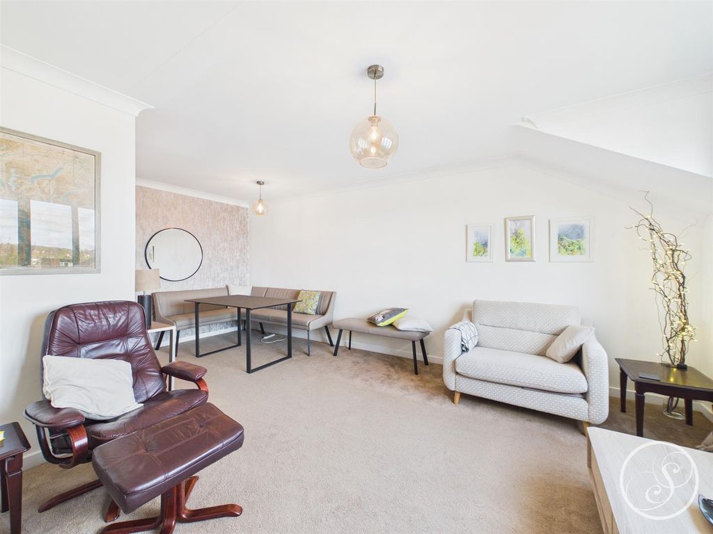 Property photo 3 of 13 Lounge Diner