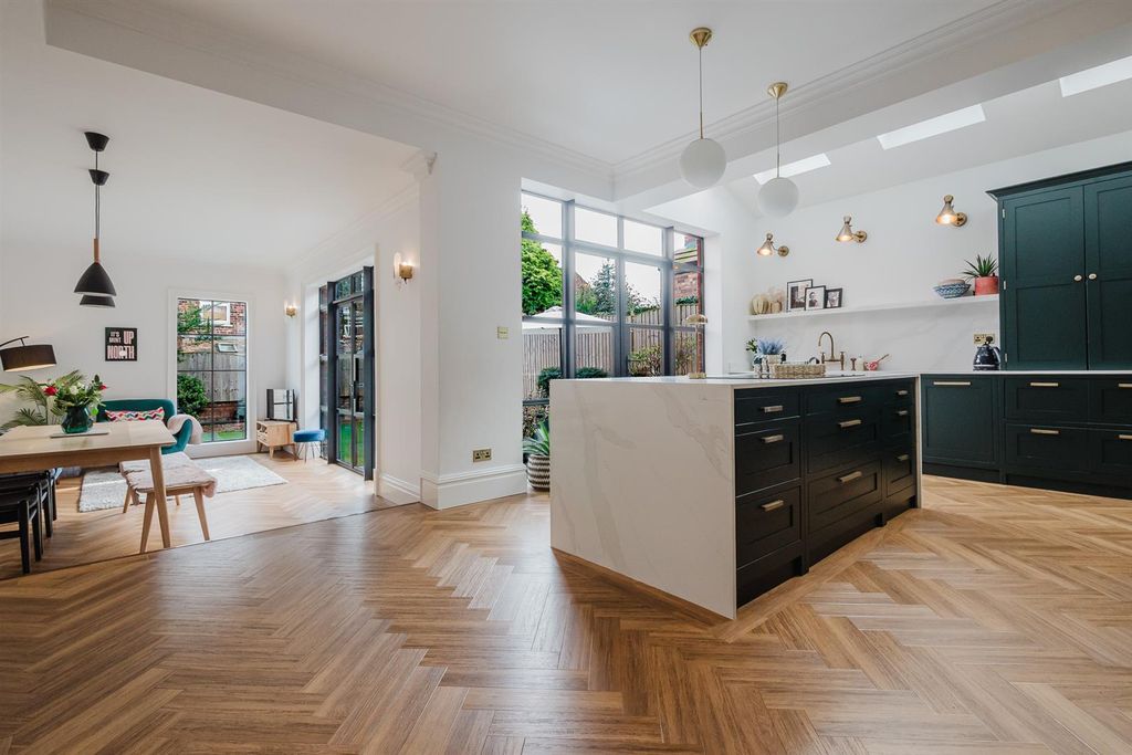 Property photo 3 of 36 Image 3