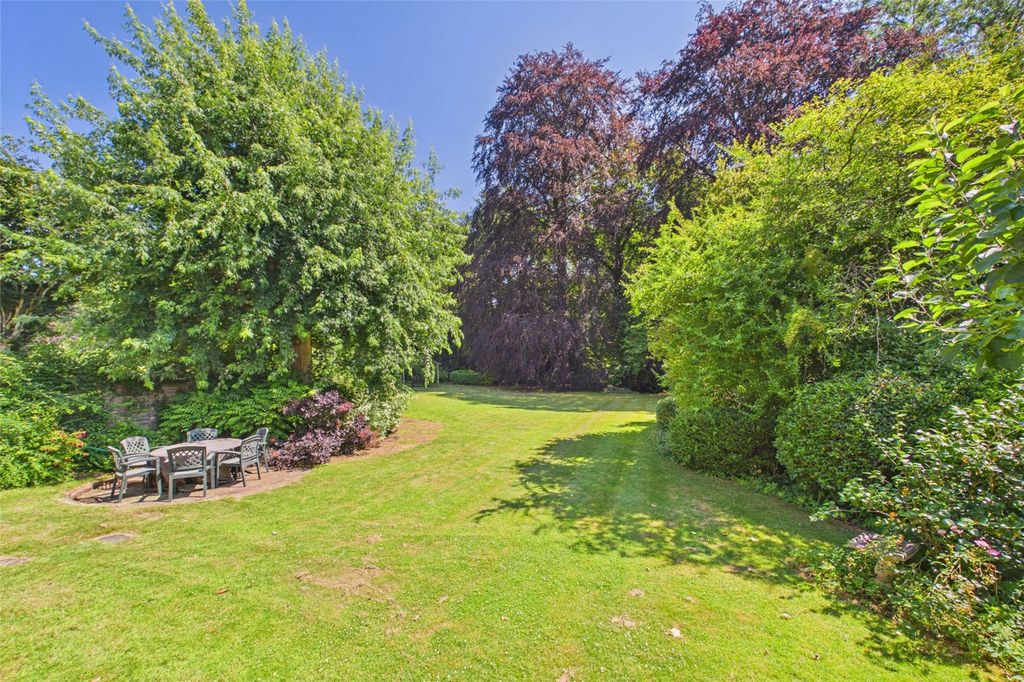Property photo 3 of 31 Picture No. 17