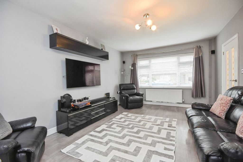 Property photo 2 of 26 Pbox-Img.Jpg