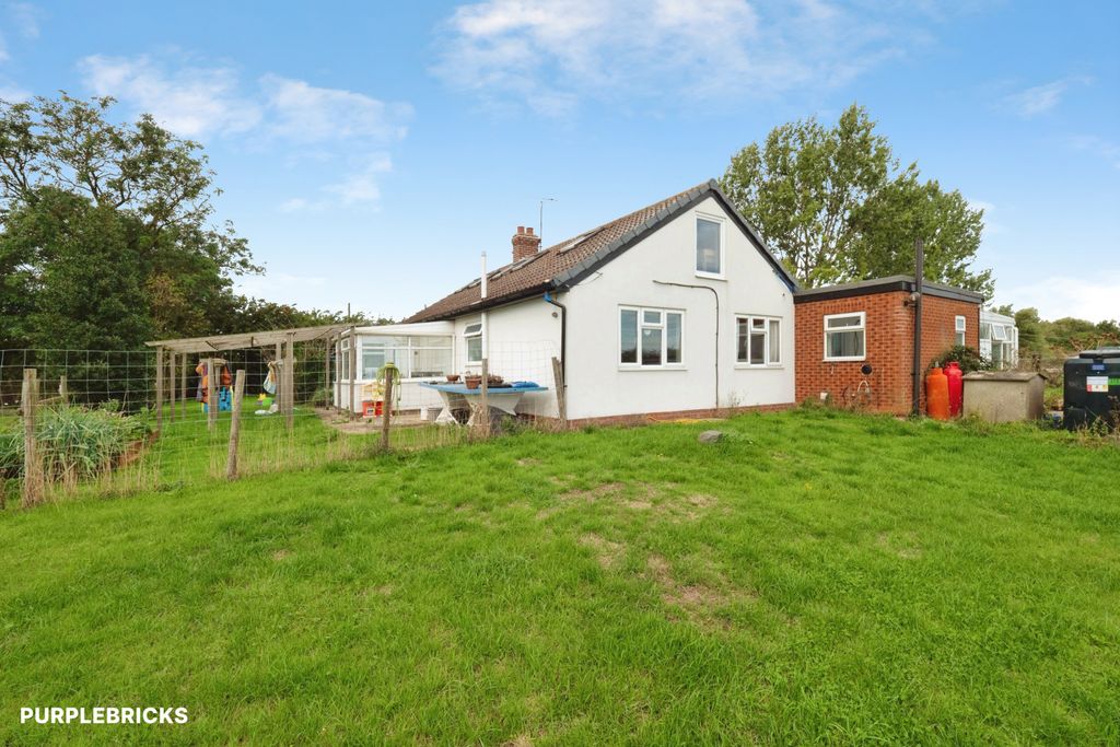 Property photo 2 of 40
