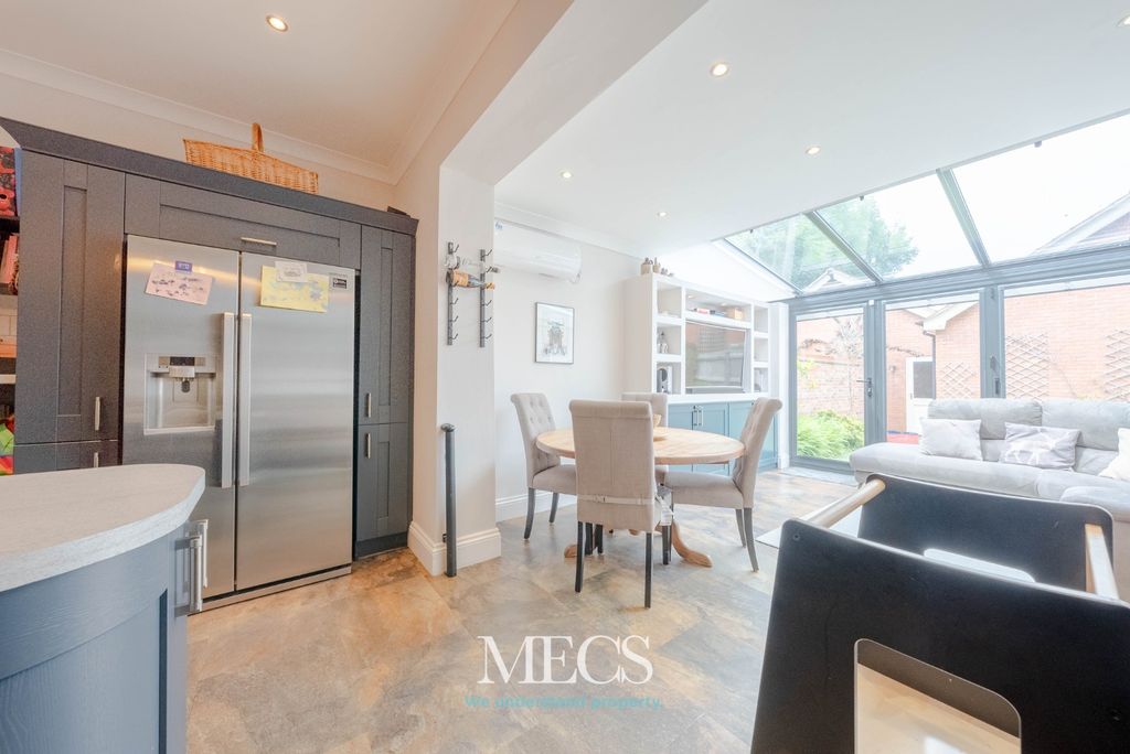 Property photo 3 of 20 3853164