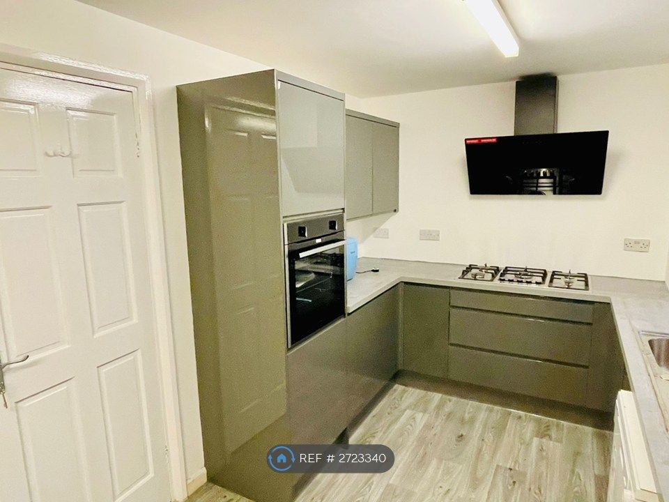 Property photo 2 of 35