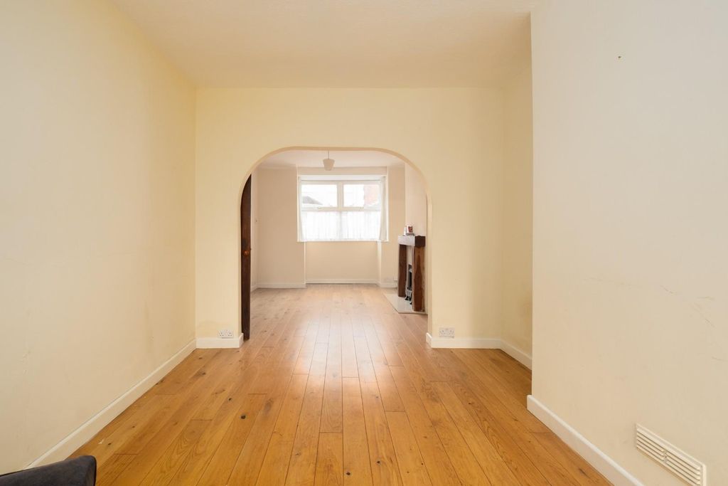 Property photo 3 of 17 15 Agate Street, Bs3--14.Jpg
