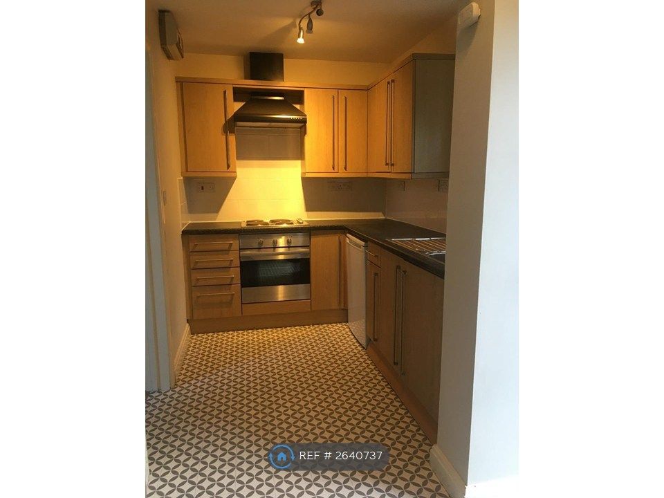 Property photo 1 of 11 Kitchen