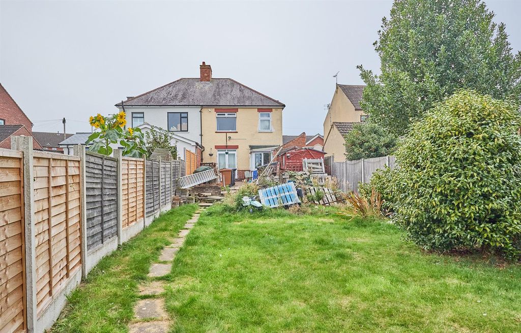 Property photo 3 of 8 Outside