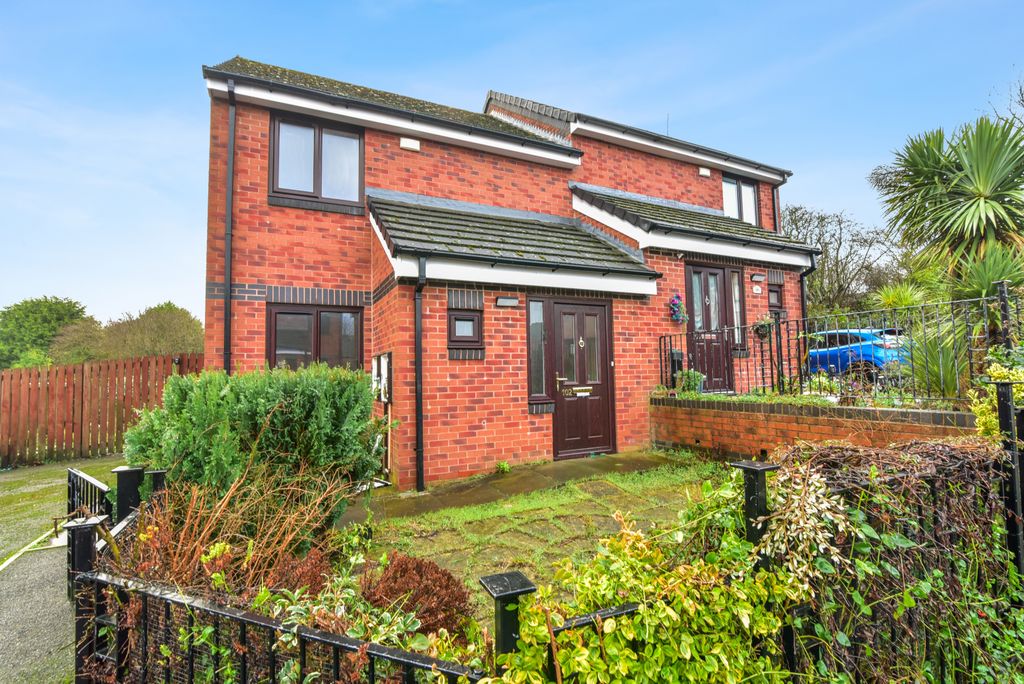 Property photo 1 of 15 102 Queen Mary Road, Manor, Sheffield, S2 1Hs