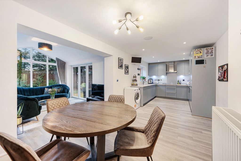 Property photo 3 of 21