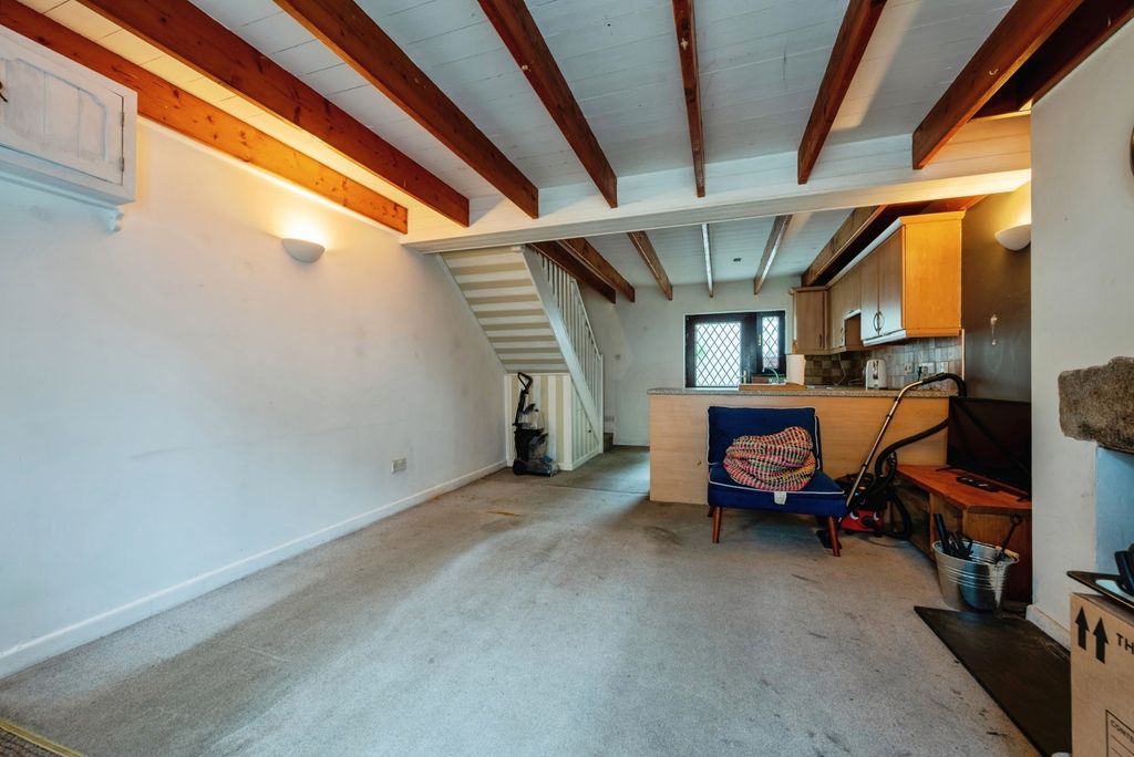 Property photo 2 of 12 Pbox-Img.Jpg