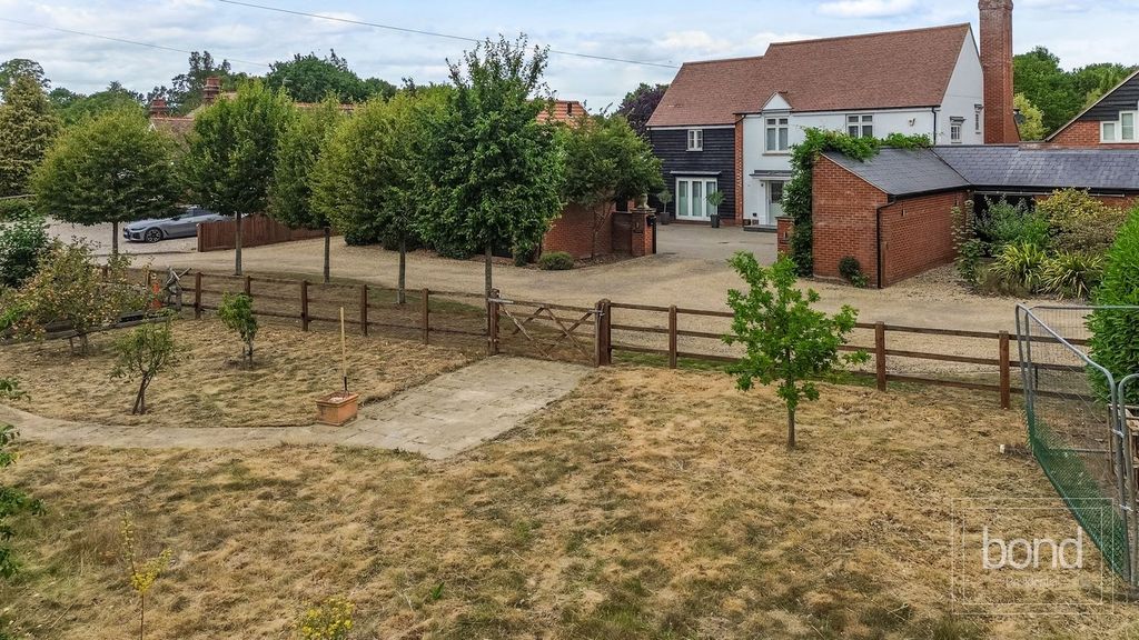 Property photo 2 of 28