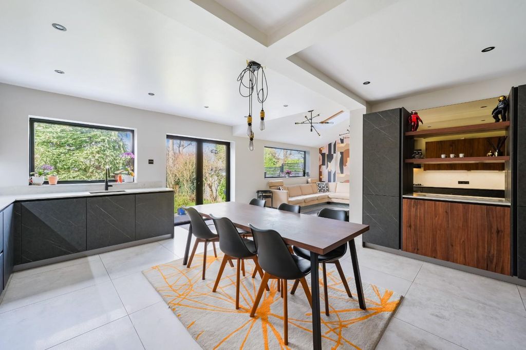 Property photo 3 of 20 Timbercroft