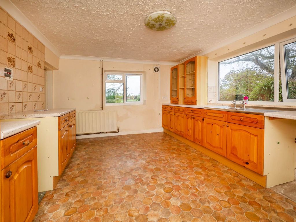 Property photo 3 of 32