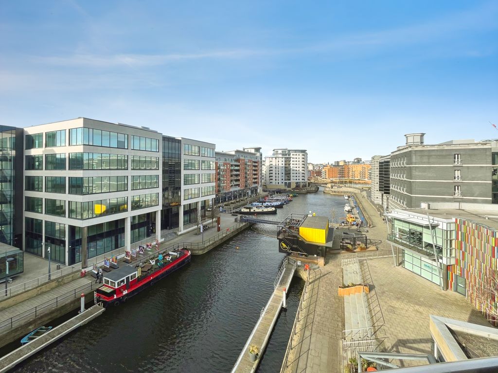 Property photo 2 of 18