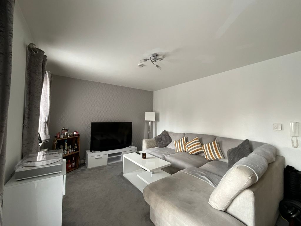 Property photo 1 of 11 4327151