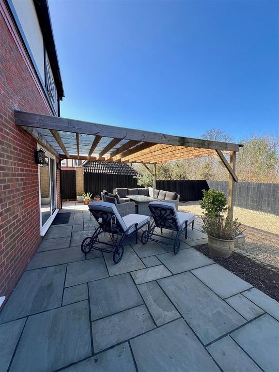 Property photo 3 of 6 Garden 2.Jpg