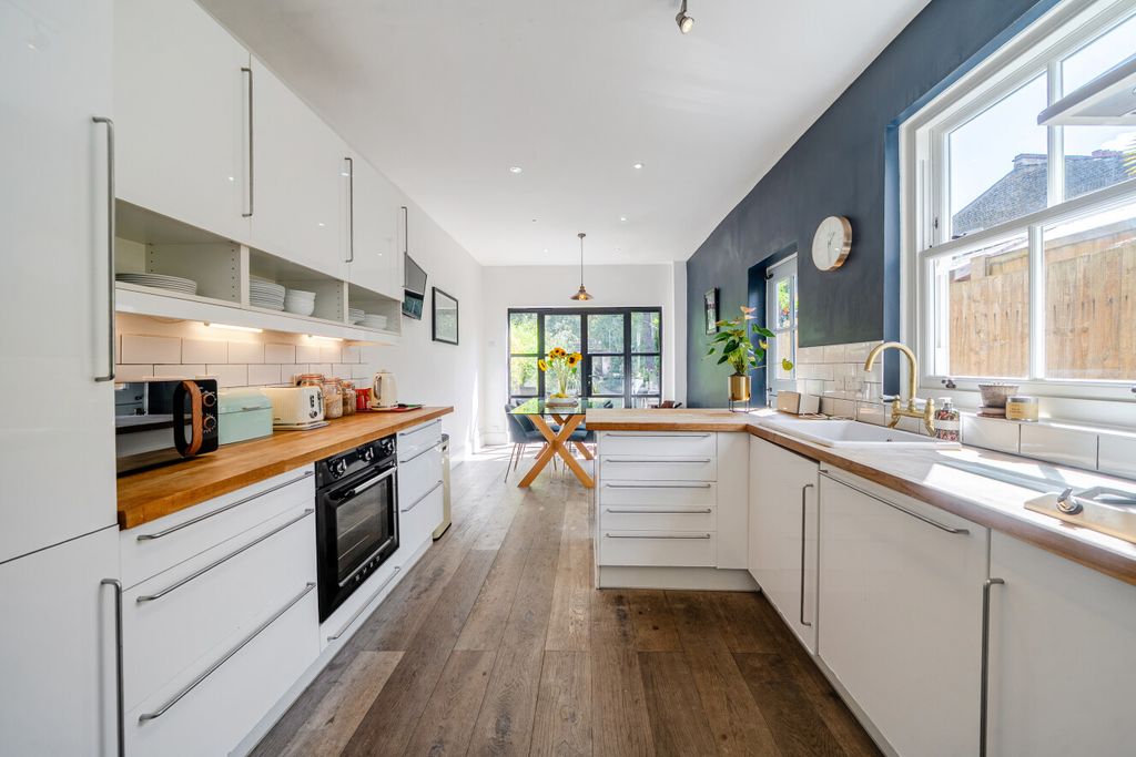 Property photo 3 of 20 1513828-9-6A918Ff...