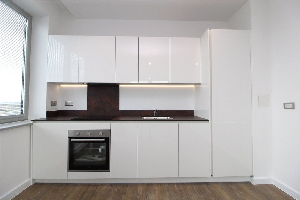 Property photo 2 of 16 Kitchen