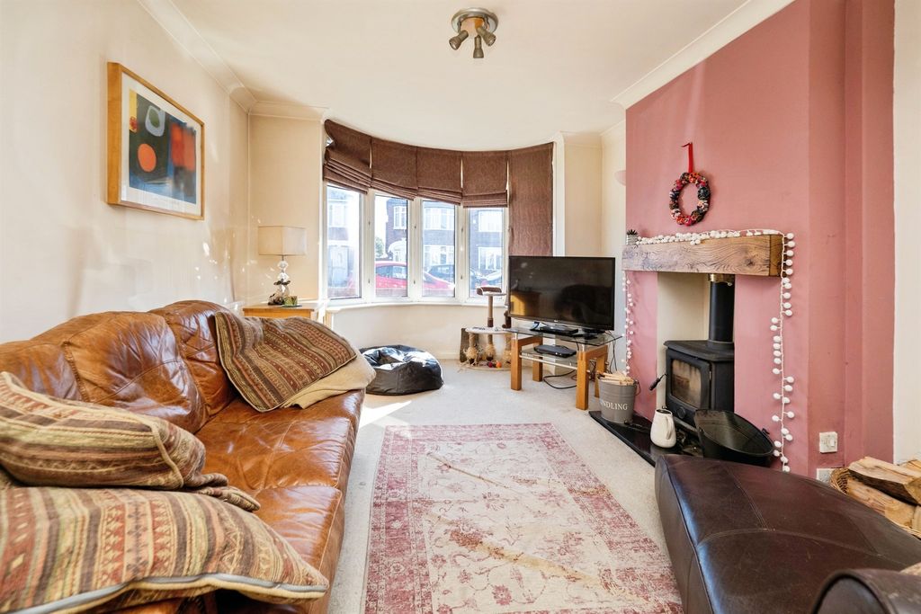 Property photo 2 of 14