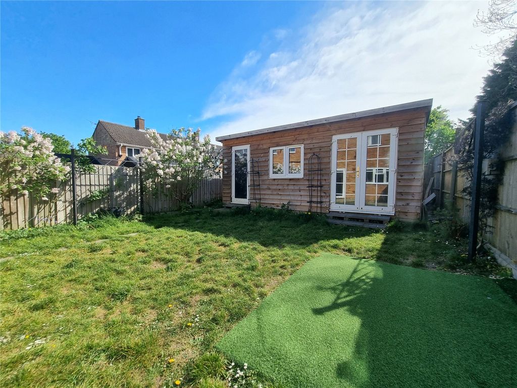 Property photo 3 of 15 Garden Office