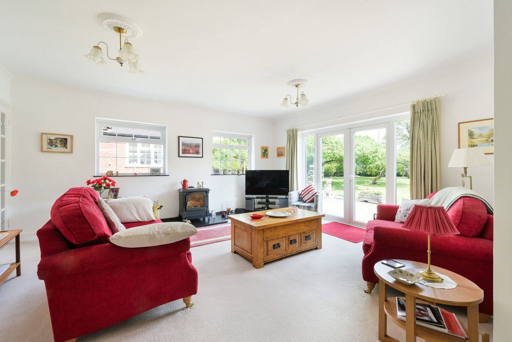 Property photo 2 of 39