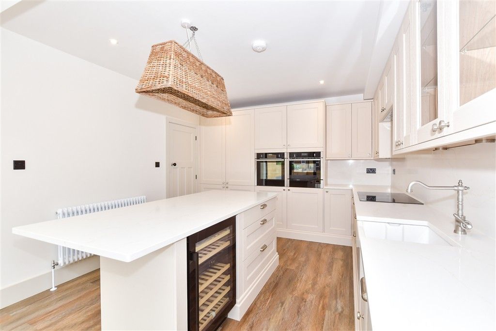 Property photo 2 of 19 Kitchen/Dining Area