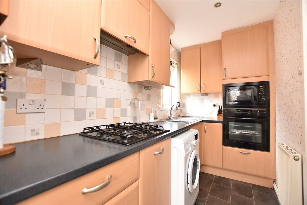 Property photo 2 of 19 Picture No. 44