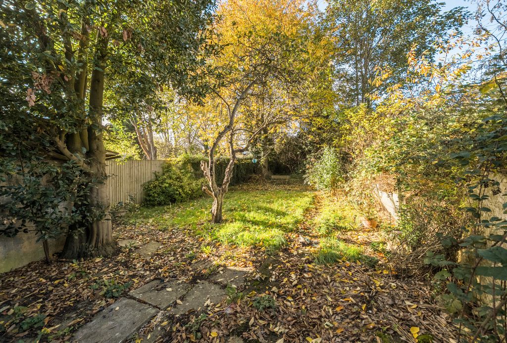 Property photo 3 of 10 1375695-11-6909d6...