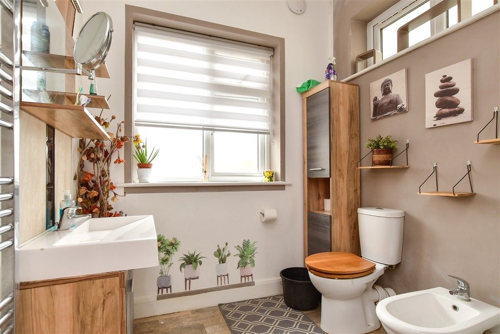 Additional image 8 of 1 bed flat for saleSouth Coast Road, Peacehaven, East Sussex BN10