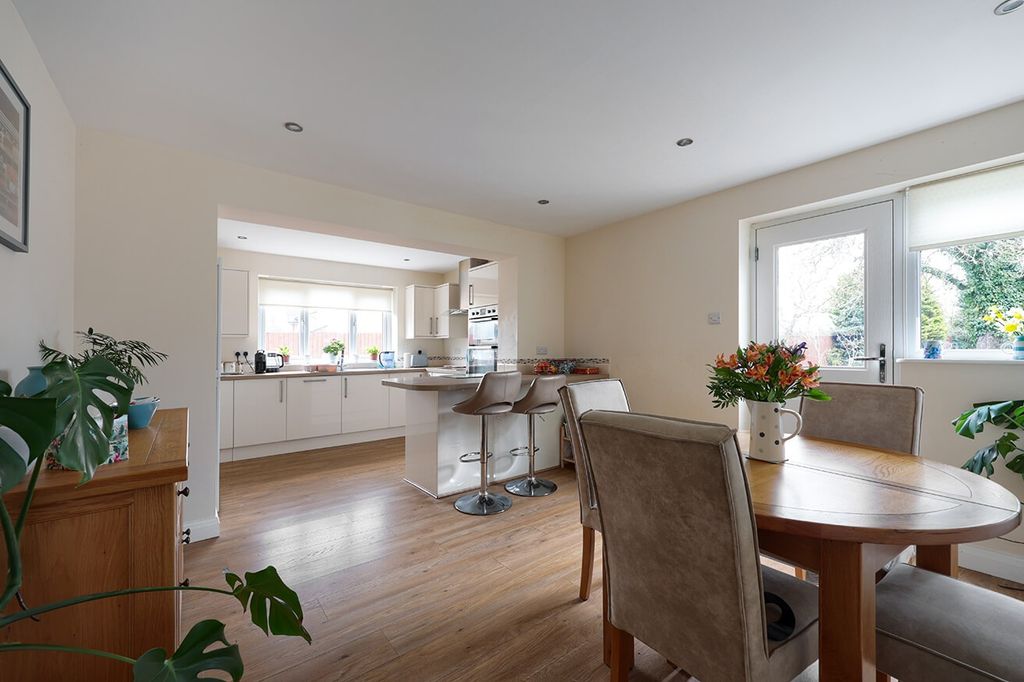 Property photo 2 of 28 5002846