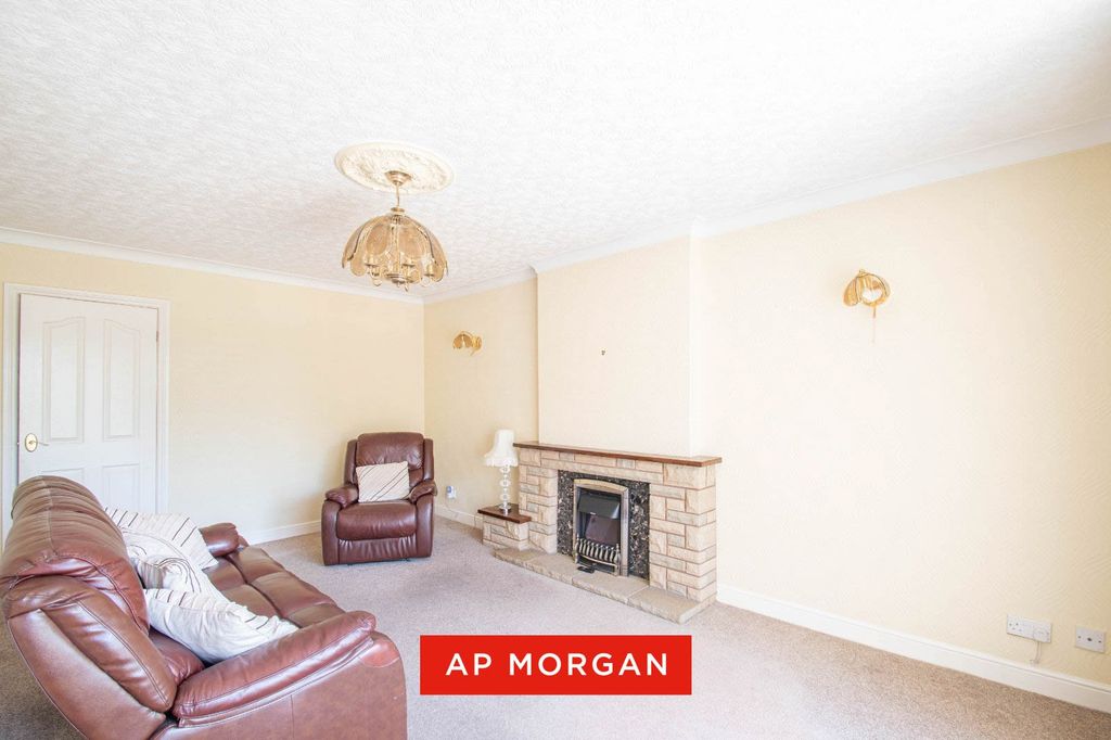 Property photo 2 of 16 Picture No. 21