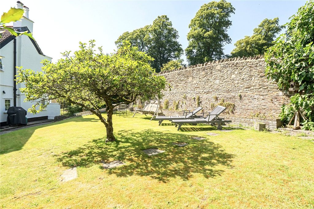 Property photo 3 of 35 Picture No. 07