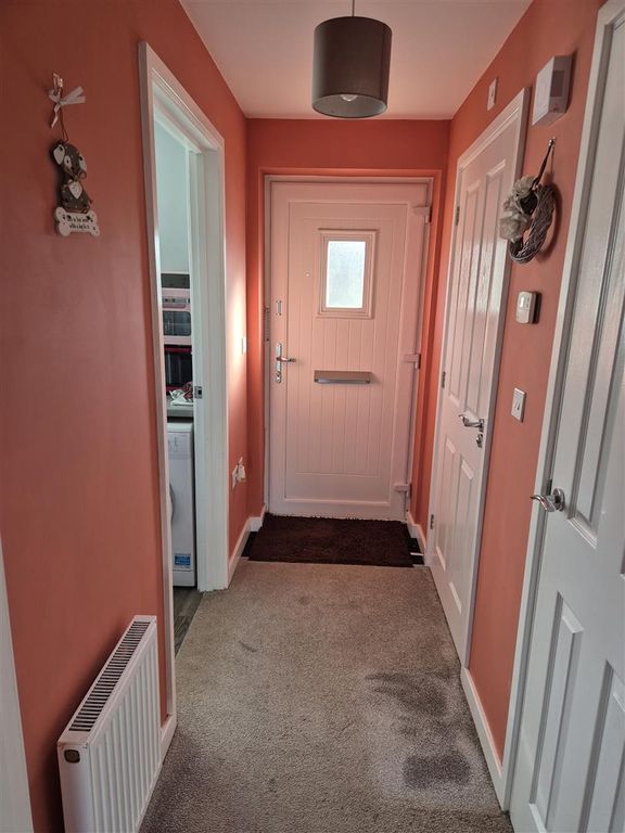 Property photo 2 of 18 Hallway.Jpg