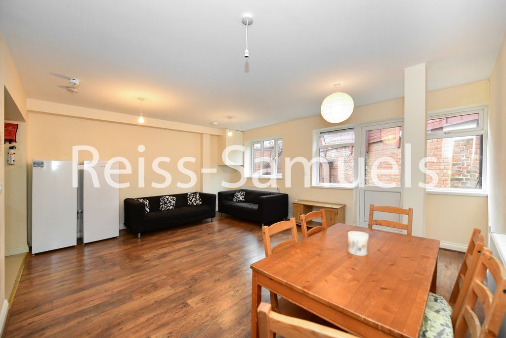 Property photo 3 of 46