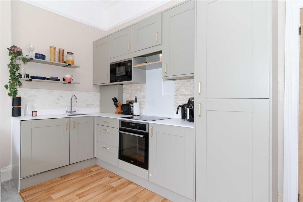 Property photo 2 of 14 Belsize-03.Jpg