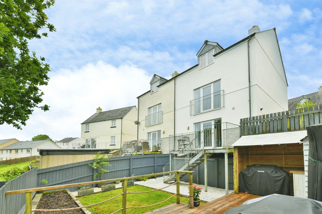 Property photo 3 of 23