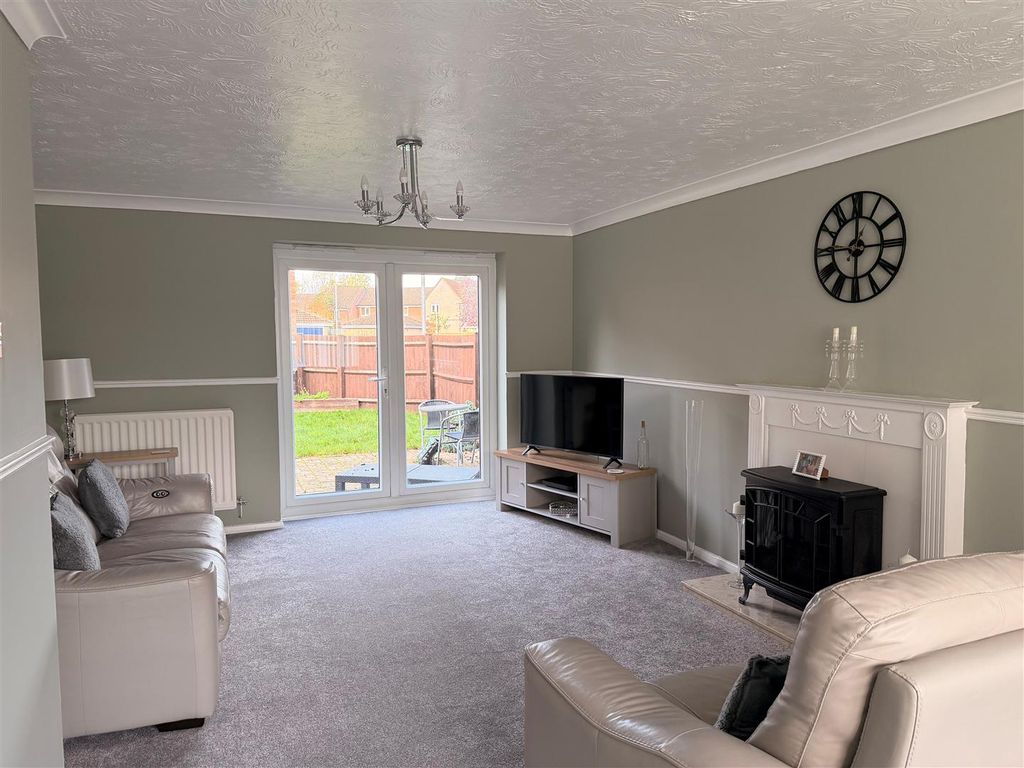 Property photo 3 of 14 Sitting Room.Jpg