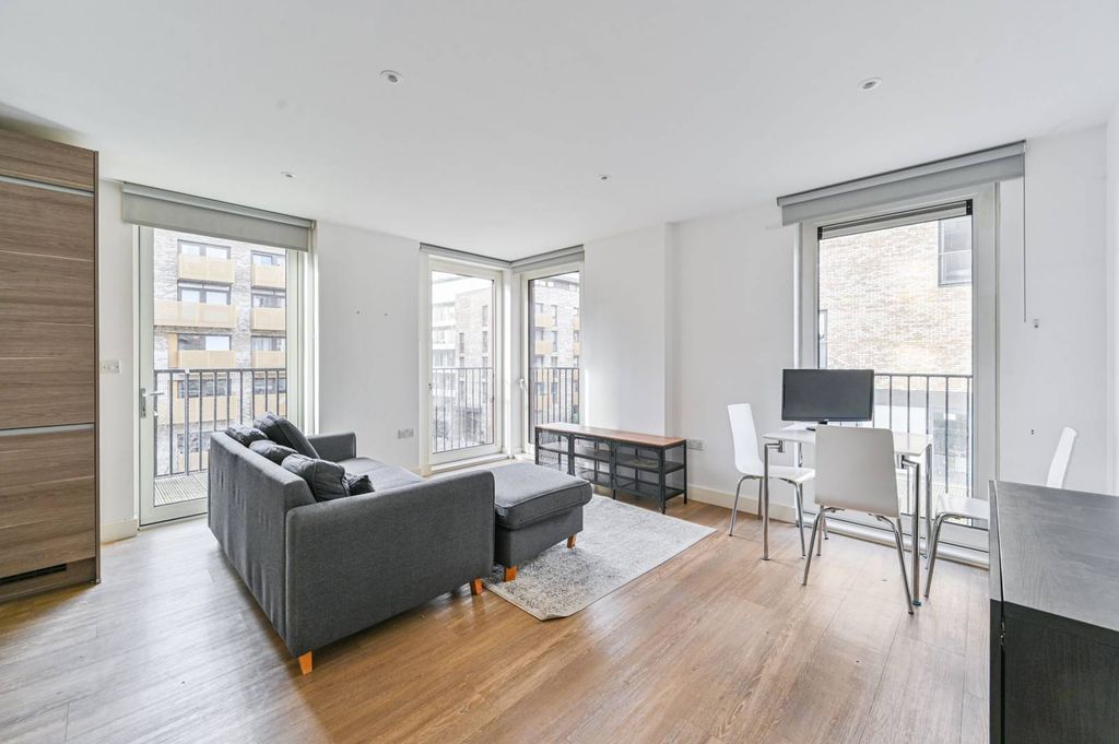 Property photo 1 of 22