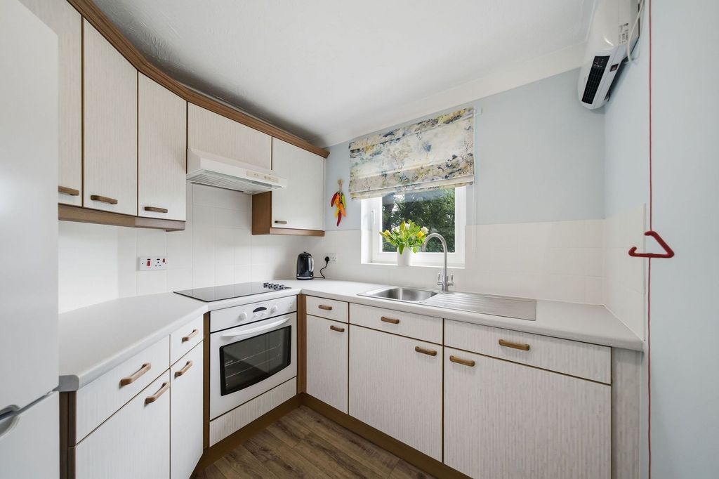 Additional image 7 of 1 bed flat for saleWellside Place, Wellside Court FK1