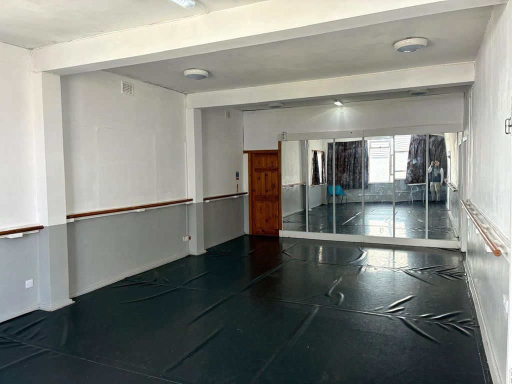 Property photo 3 of 6 Picture No. 02