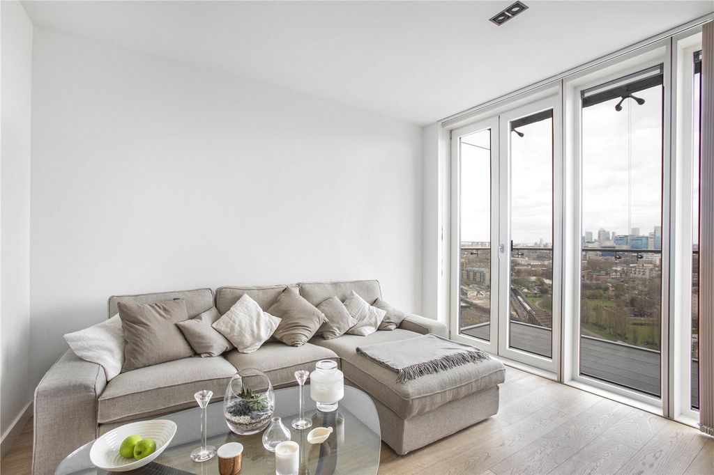 Property photo 3 of 17 Picture No. 24