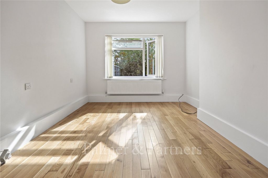 Property photo 1 of 7 Picture No. 11