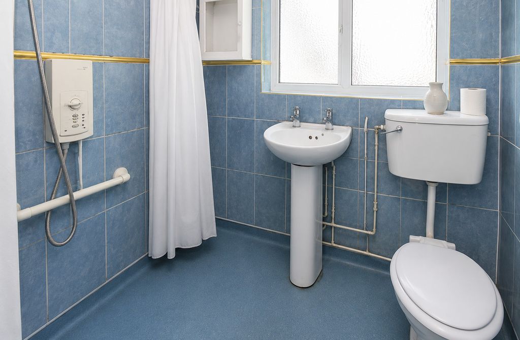 Property photo 3 of 7