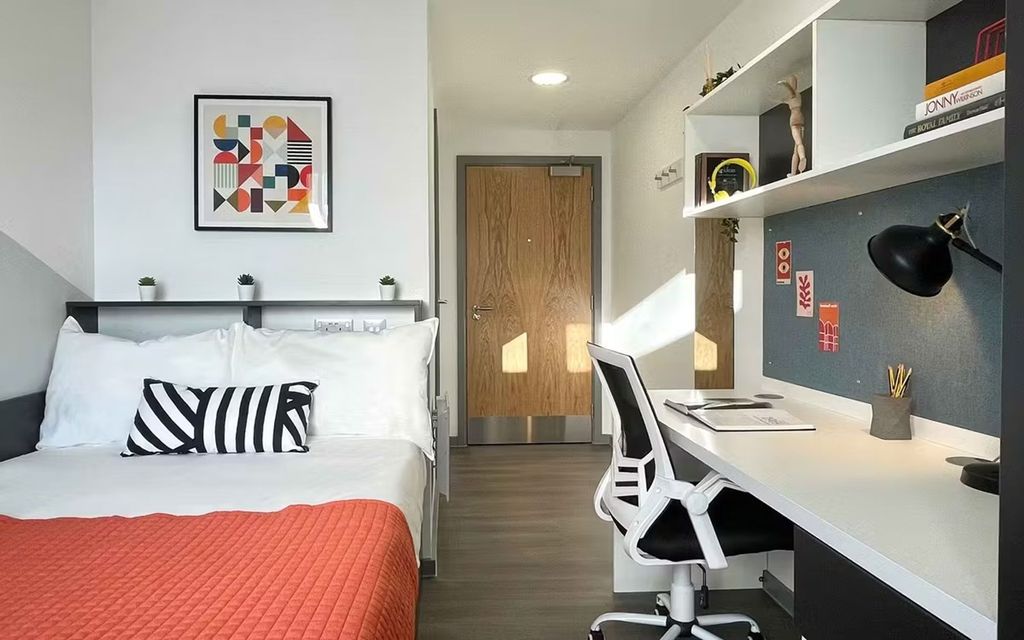 Property photo 1 of 6