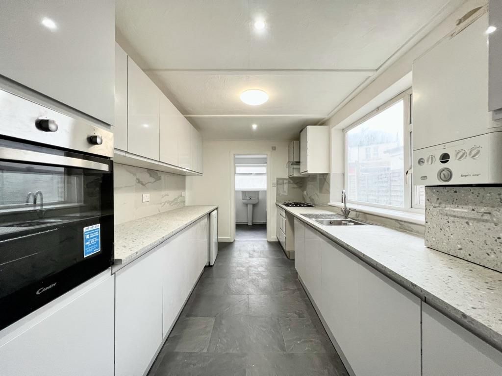 Property photo 1 of 12 Kitchen