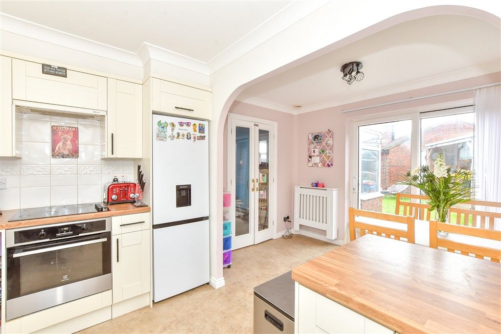 Property photo 3 of 13 Kitchen